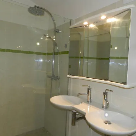 Le Lavandou, 3 Pieces, 4 Personnes - Fr-1-713-61 Le Lavandou