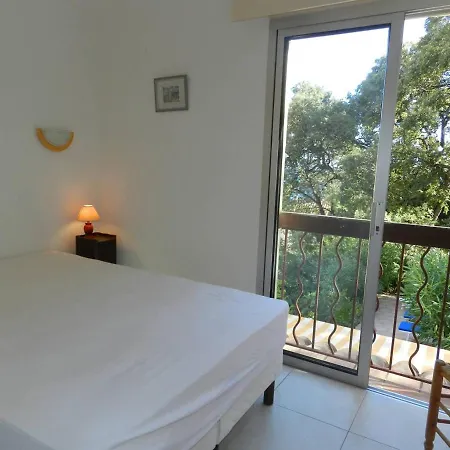 Le Lavandou, 3 Pieces, 4 Personnes - Fr-1-713-61 * Le Lavandou